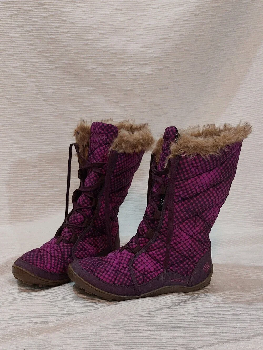 Columbia Purple Quilted Lace-Up Winter Boots with Faux Fur Trim Size 8.5